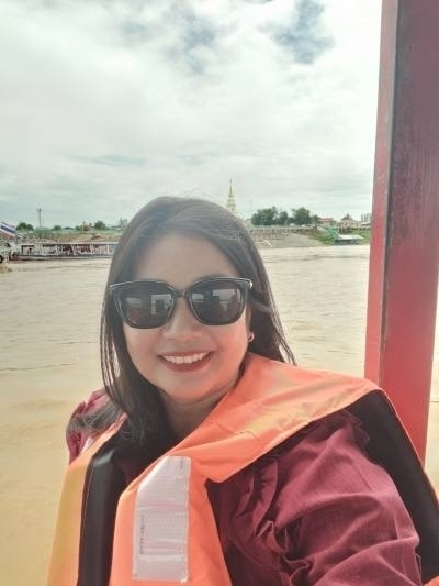 Sawitree khenda 45 Jahre Bankok Thailand