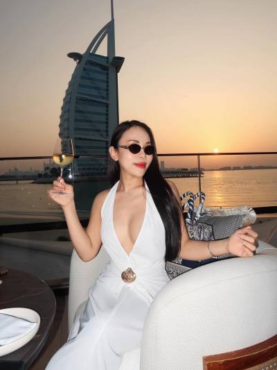 Lisa 34 ans Dubai Thaïlande