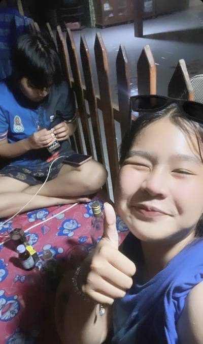 Prae 19 ans บางน้ำเปรี้ยว Thaïlande