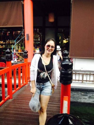 AOMSIN 46 ans Sanom Thaïlande