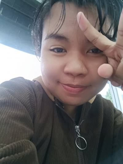 Fha 32 ans Chonburi Thaïlande