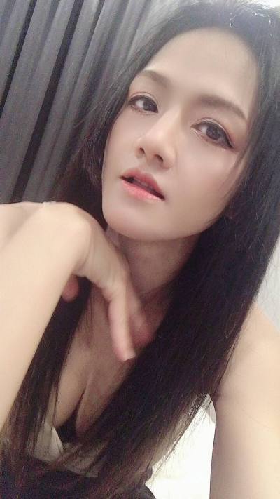 Mukda 36 years Bkk Thailand