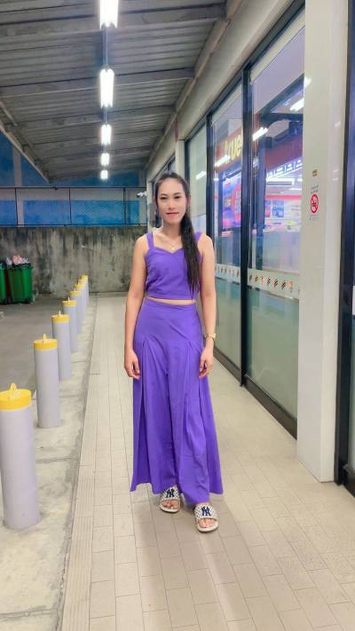 Ora 31 ans Chonburi Thaïlande