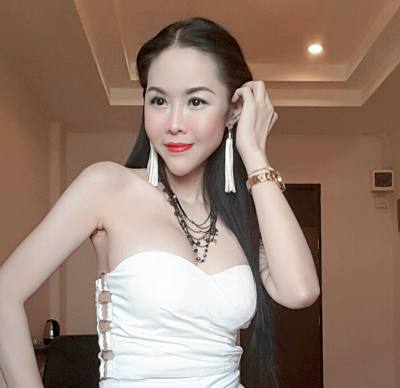 Emmy 49 Jahre Lampang Thailand