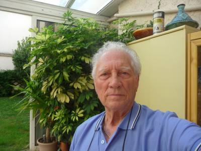 Pierre 68 ปี Valence D Agen France