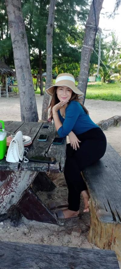 Preaw 36 ans Muang  Thaïlande