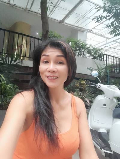 Umaporn 46 Jahre ไทย Thailand