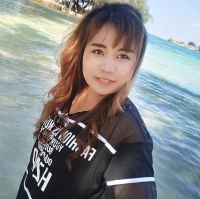 Fha 32 ans Chonburi Thaïlande