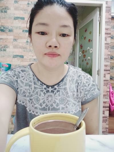 Aussanee 36 ans Bakkook Thaïlande