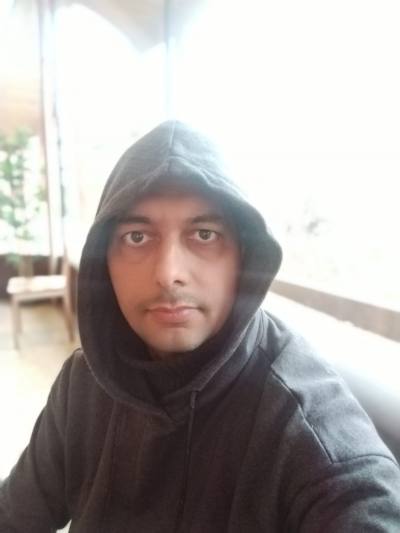 Saki 36 ปี London United Kingdom