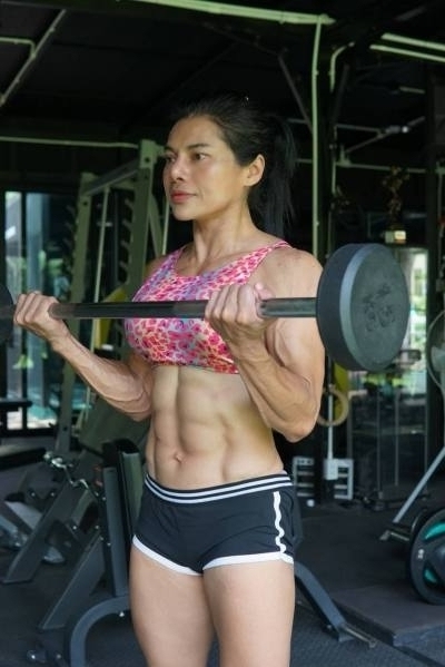 คุณแม่นักกล้าม 52 ans สามชุก Thaïlande