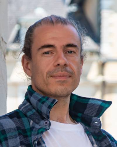 Cedrik 41 ปี Pau France