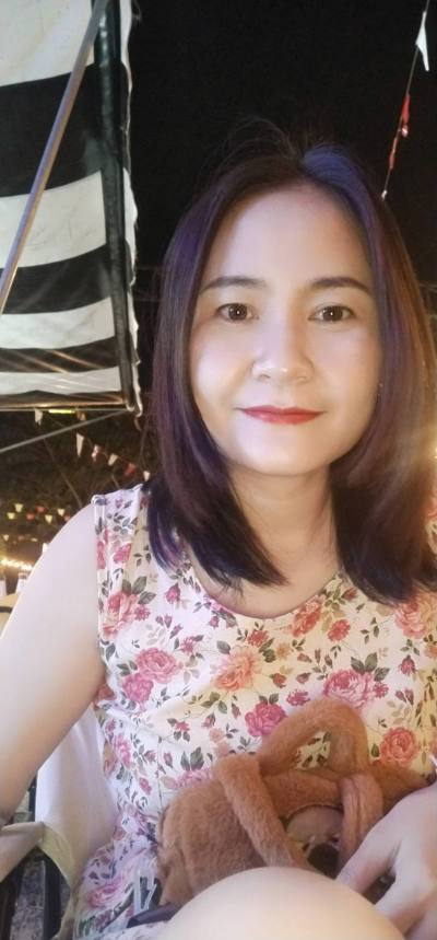 Nicha 35 ans Sakonnakhon Thaïlande