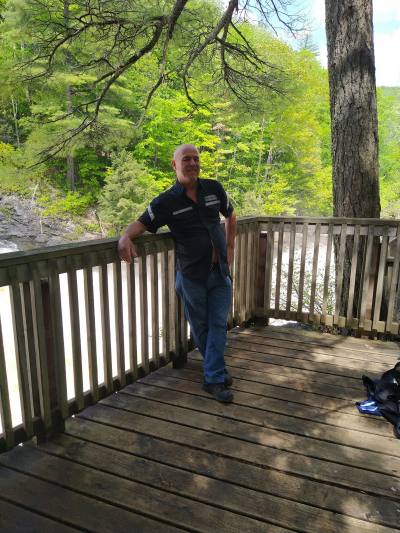 Jules 64 ปี Mauricie Canada