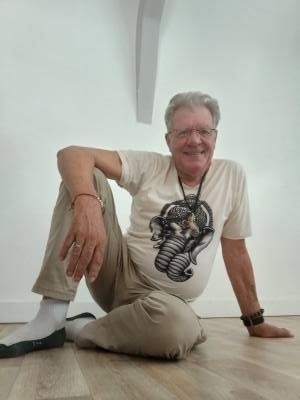 Serge 71 ปี Auray  France