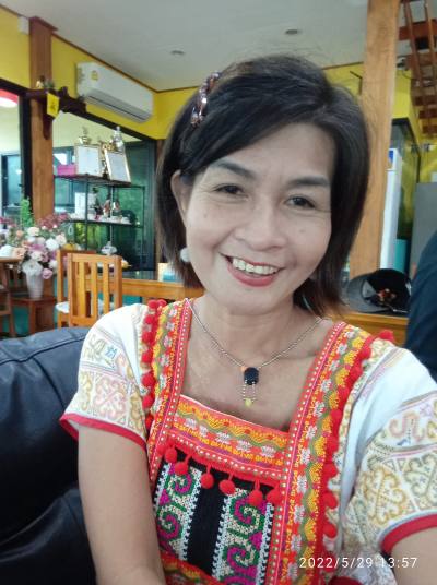 Supattra 54 ans Trang Thaïlande