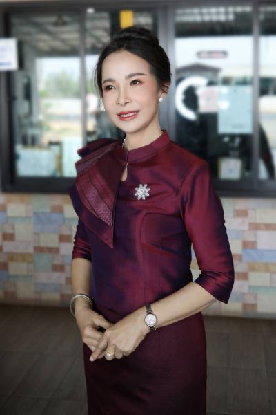 Pat 54 ans Maung Thaïlande