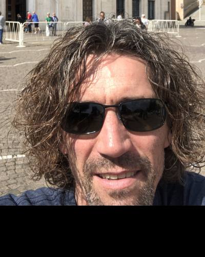 Mickaël 52 ปี Montaigne France