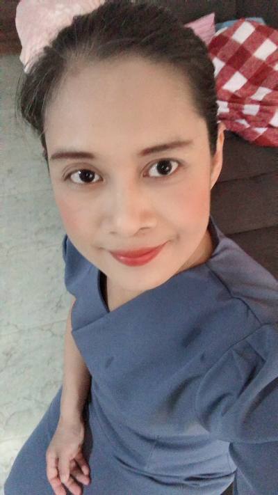 Riam 46 ans Phitsanulok Thaïlande