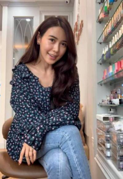 Achariya 37 ans Chiang Mai  Thaïlande