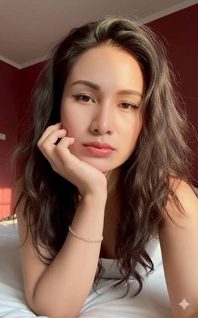 Anuntravee 40 Jahre Kantaralak Thailand