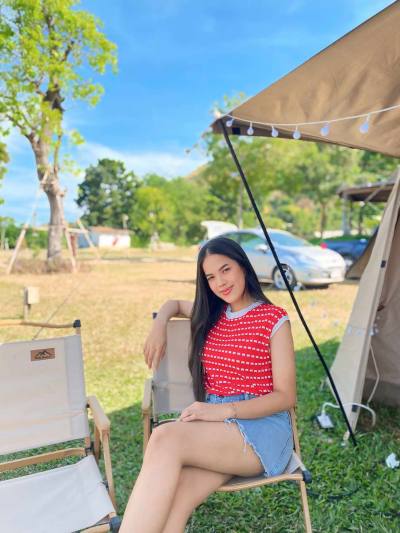 Suda 24 ans Korat  Thaïlande