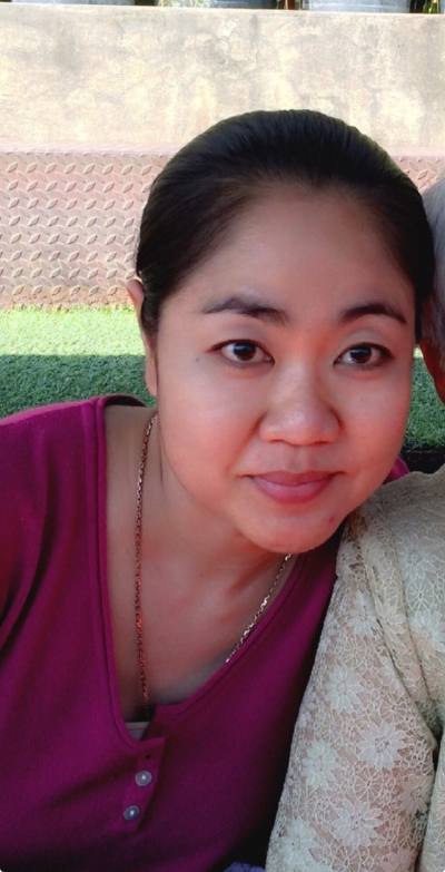 Yada 47 Jahre Phetchabub Thailand