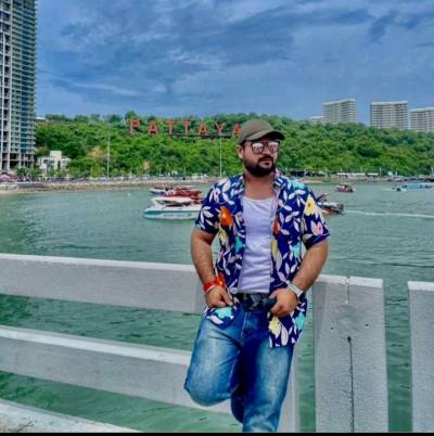 Suraj 33 ans Kanpur Inde