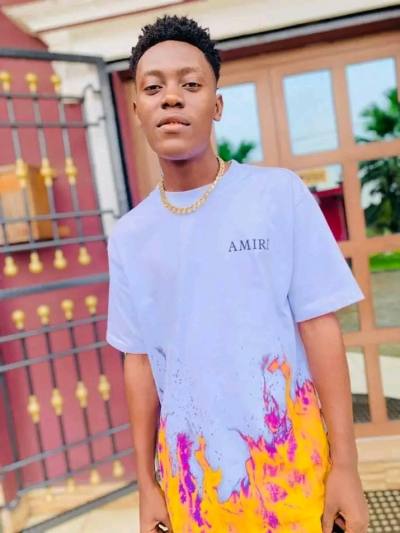 Junior 23 ปี Douala  Cameroon