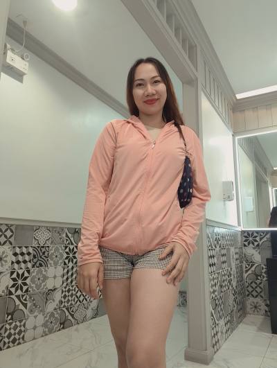 Emma 32 years Phuket Thailand
