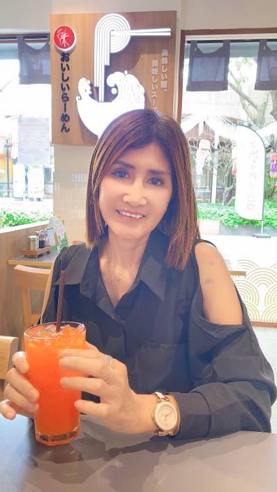 Tanaporn 59 Jahre สามชุก Thailand
