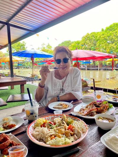 Jum 68 Jahre Pathumtani Thailand Thailand