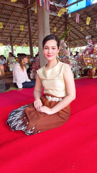 Yui 43 Jahre Muang Thailand