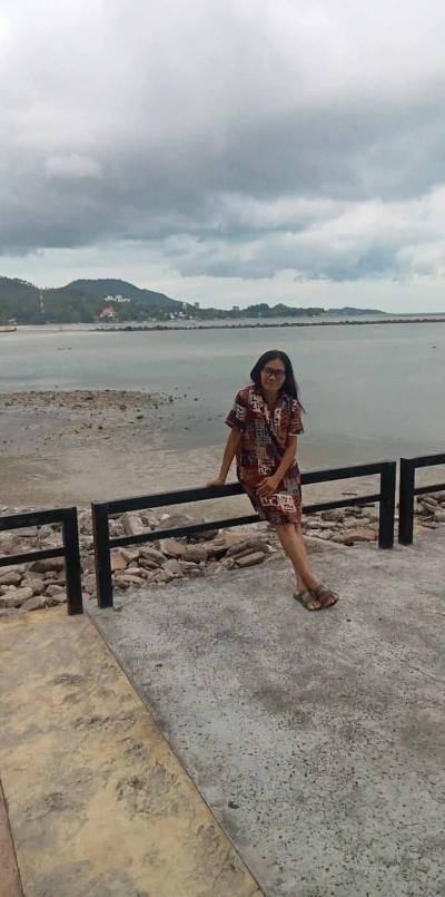 Sommal 29 years Ratchaburi Thailand