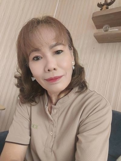 Tanaporn 53 ans Suphan  Thaïlande