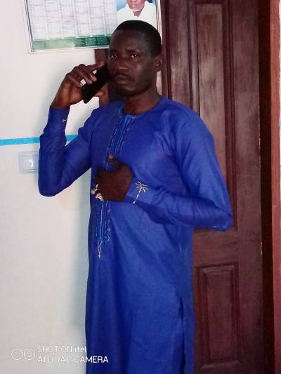 Amadou 37 ปี Célibataire  Mali