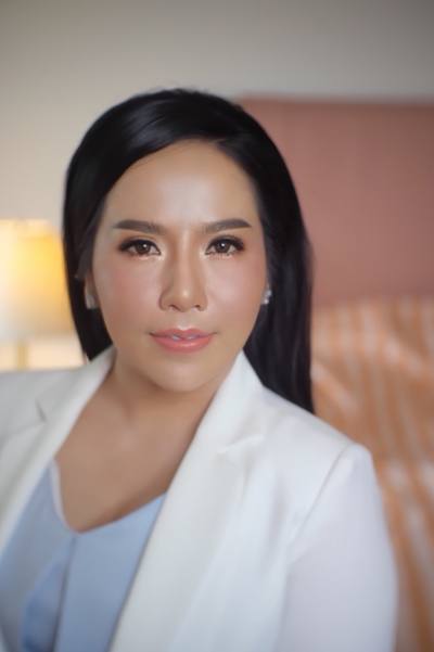 Sara 41 years Sukhumvit  Thailand