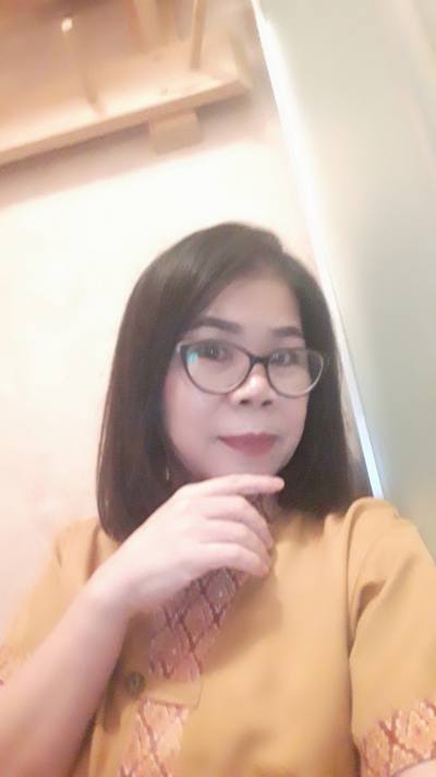 Yuphin 52 ans พล Thaïlande