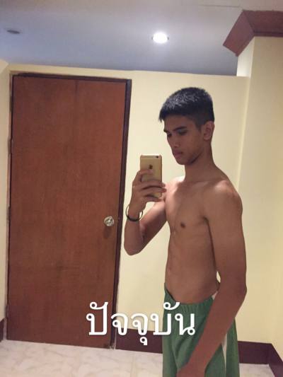Sahassawat Sukham 26 ans เมือง Thaïlande
