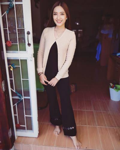 Sineerat  31 Jahre Huaiphung  Thailand