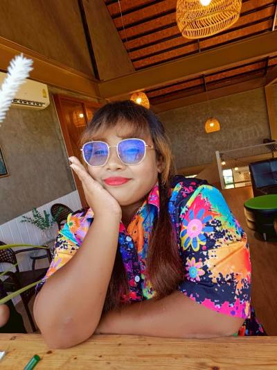Chalita 30 ans Mukdahan Thaïlande