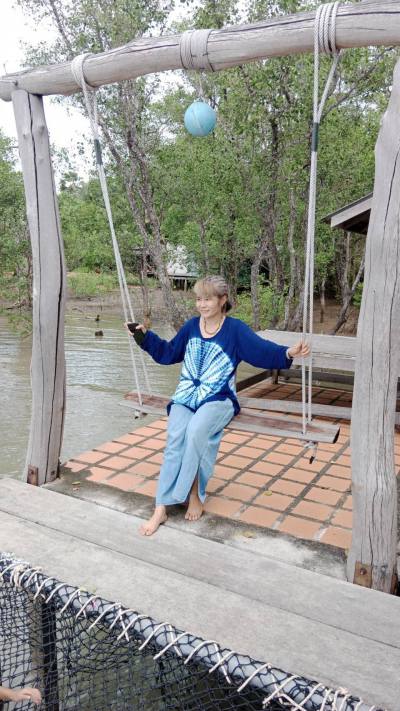Dolchanok 52 ans Hatyai Thaïlande