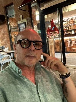 Fred 62 ปี Toulouse France