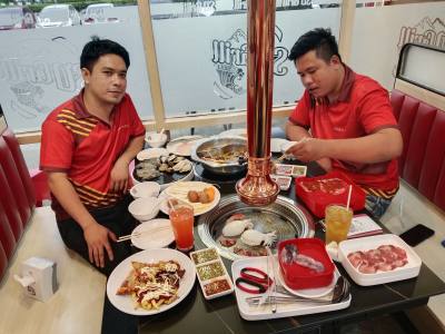 KYAW 34 ปี Thaton Myanmar