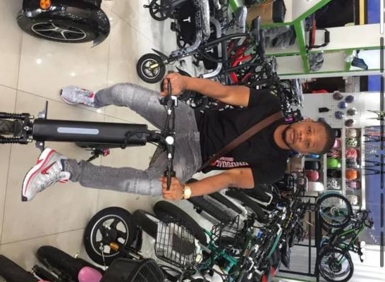 Cas 37 ปี Phrom Phrom ไทย