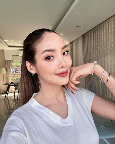 Ilin 33 years Bangna Thailand