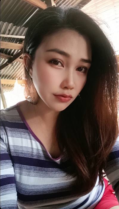 Brooke 37 Jahre Sakon Nakhon Thailand