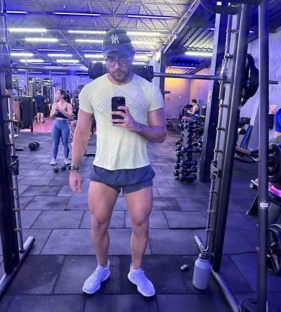 Adonis 40 ปี Begard France