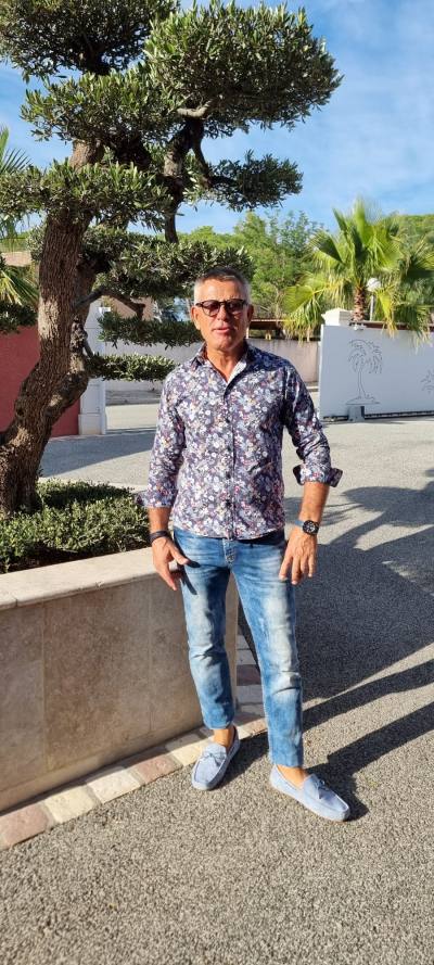 Franck 60 ปี Frejus France