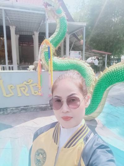 Rose 45 ปี Sisaket ไทย